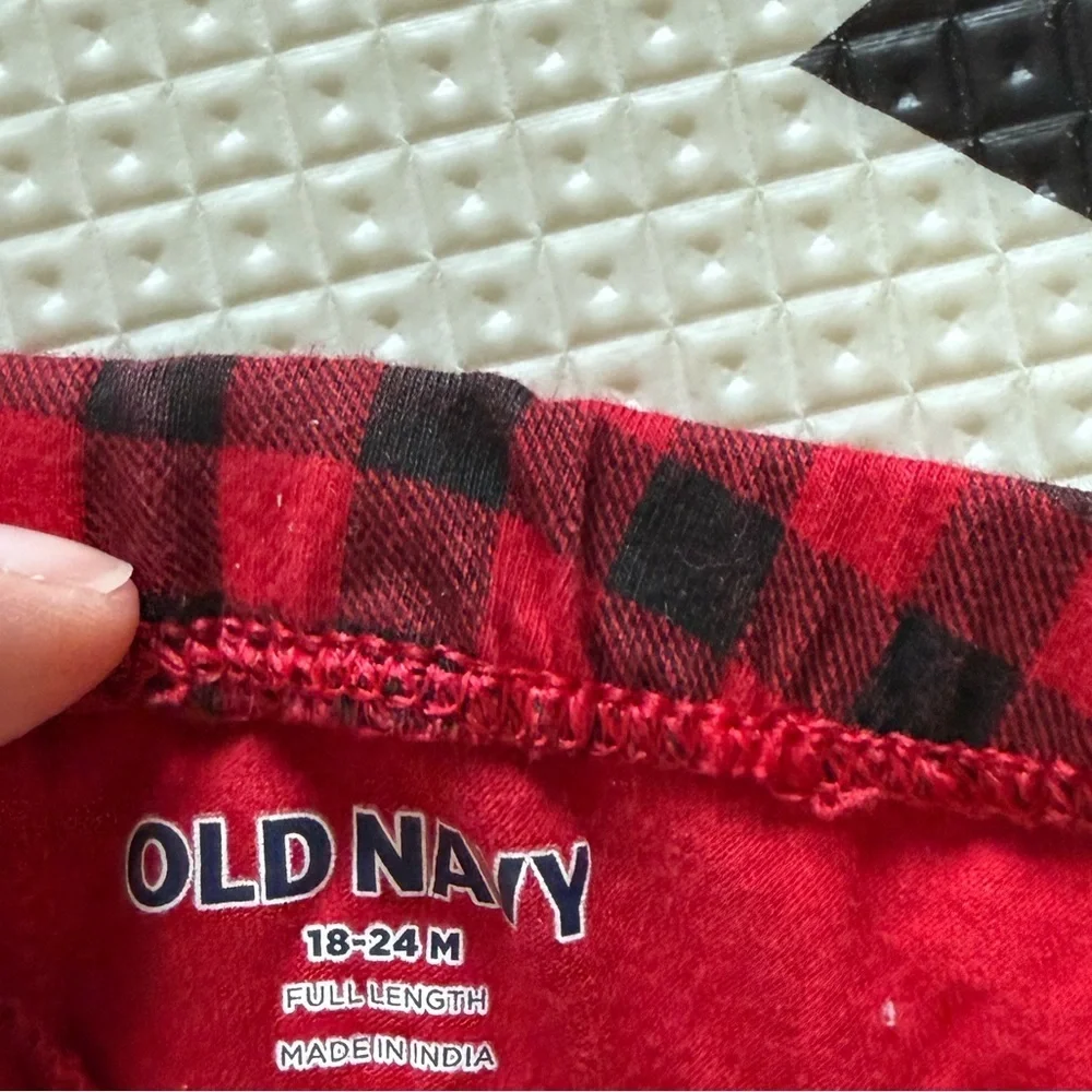 Old Navy|Baby gender neutral Red long sleeve ribbed bodysuit & Plaid leggings•••